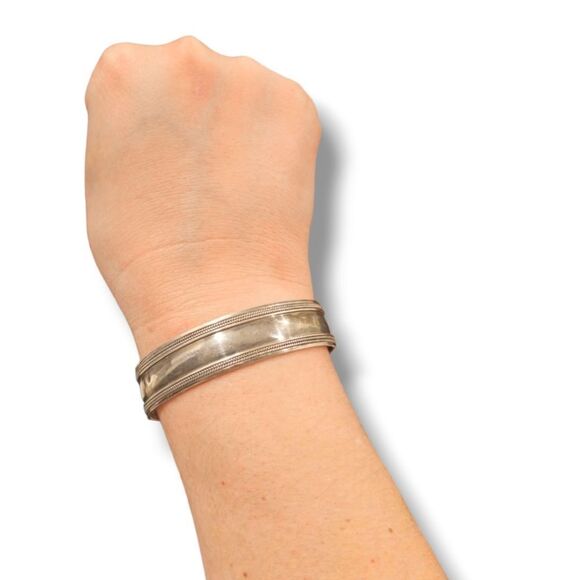 Vintahe Sterling Silver (925) Bangle Cuff Bracelet - Picture 1 of 9